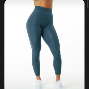 Alphalete wonder leggings